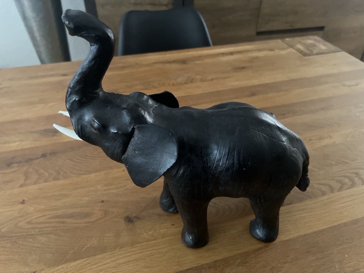 Alle Dekorationen: Deko Elefant schwarz – Gebraucht aus Uznach von Apuutze