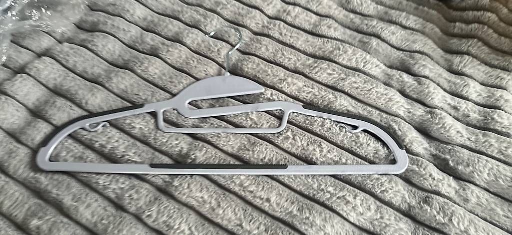 Appendiabiti: Lot de 20 cintres neuf  – Usato da Echandens venduto da ale_r87s