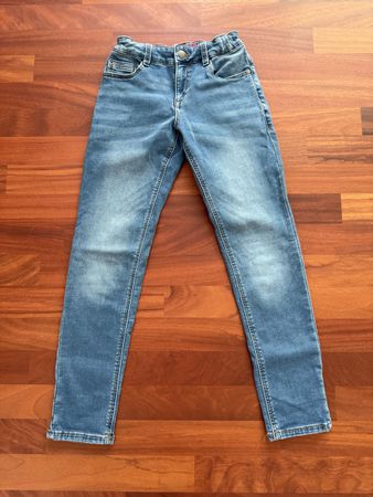 Hosenpaket ( 5 Jeans Hosen / 1 Stoffhose)