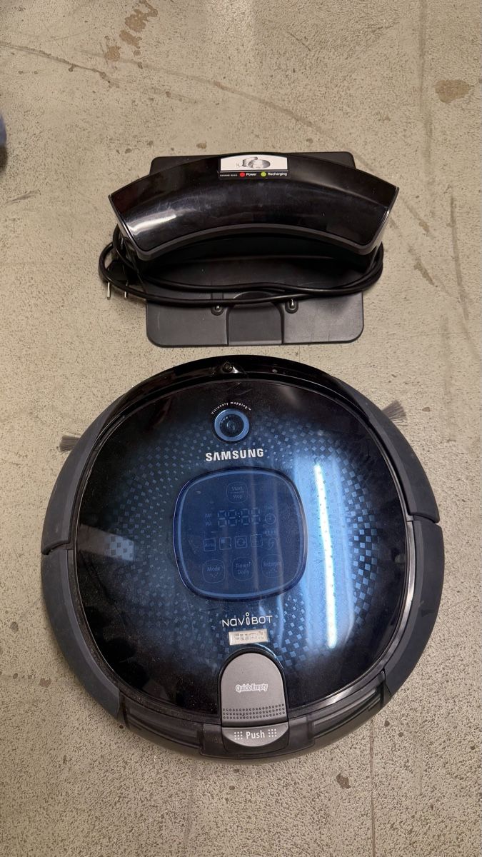 Aspirateurs & Accessoires: Staubsauger Roboter  – D'occasion à Fehraltorf par nejla2012
