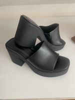 Bershka Plateau Pantoletten Schwarz Gr. 38