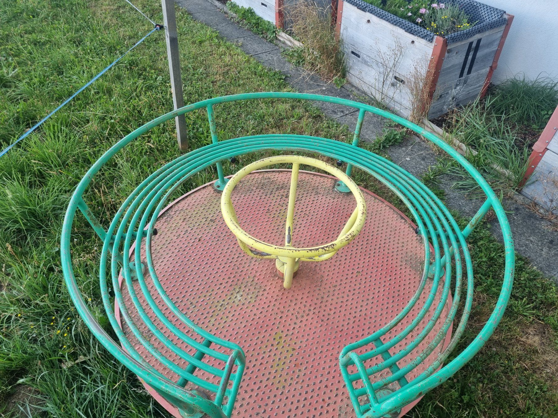 Spielzeuge: Karussell für Spielplatz – Gebraucht aus Altendorf von mk8852 1