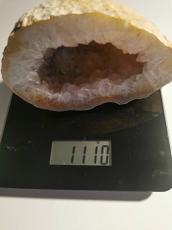 Minerali & Pietre curative: Achatgeode mit Chalcedonkristalle – Usato da Stansstad venduto da ramschliese 3