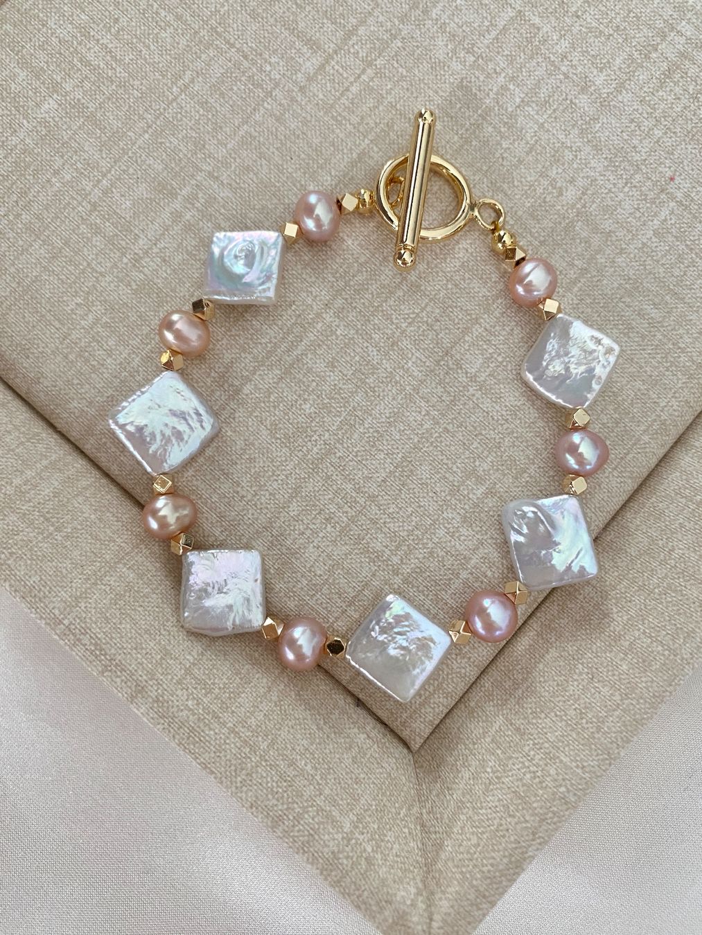 Bracciali & Braccialetti: Süsswasserperlen Armbänder – Nuovo e nell'imballaggio originale da Sarnen venduto da catnini 1