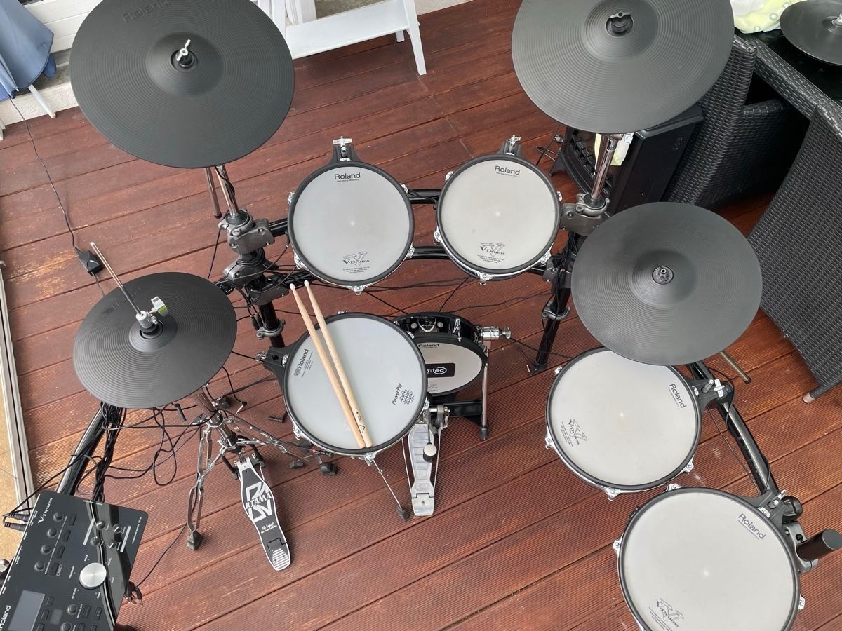 Roland Musikinstrumente: Schlagzeug Drum-Set Roland – Gebraucht aus Zürich von vic_628p 2
