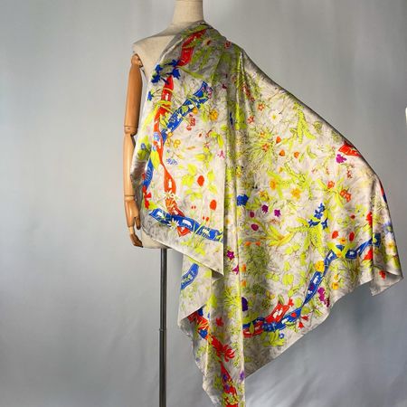 FABRIC FRONTLINE New Big Silk Scarf