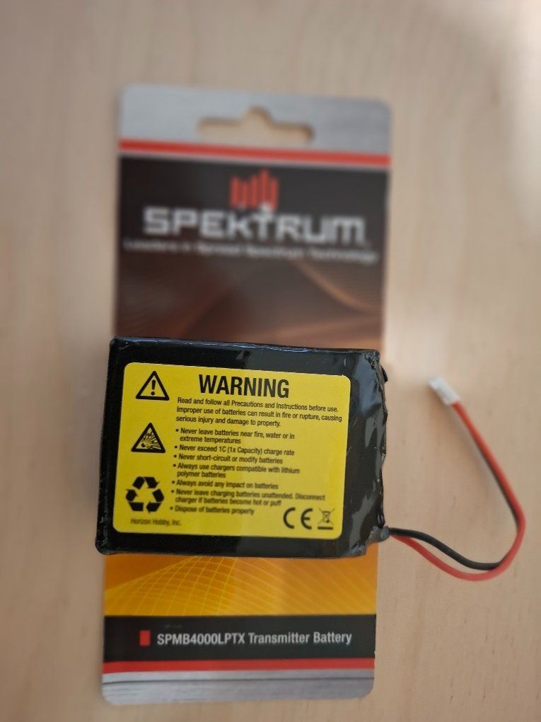 Spektrum Akkus, Ladegeräte & Netzgeräte: Spektrum Lipo 7,4V Transmitter Pack – Neu (gemäss Beschreibung) aus Henau von fag_lzx9 1