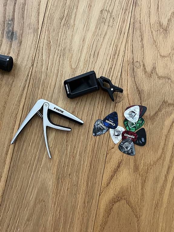 Yamaha Strumenti musicali: Konzertgitarre Yamaha C40 – Usato da Lyss venduto da son_6sc9 1