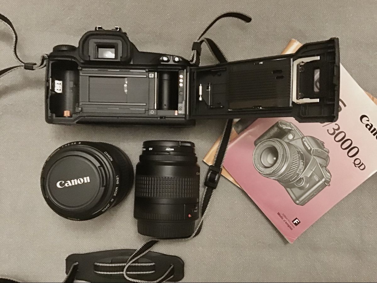 Canon Fotocamera: Canon EOS 3000 Spiegelreflexkamera mit 2 Objektiven! – Usato da Winterthur venduto da Ricci2012 2