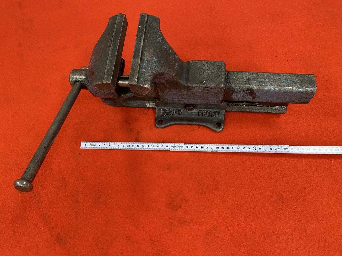 Tutti gli attrezzi: Schraubstock von Heuer Front – Usato da Hägglingen venduto da Karin0802 5