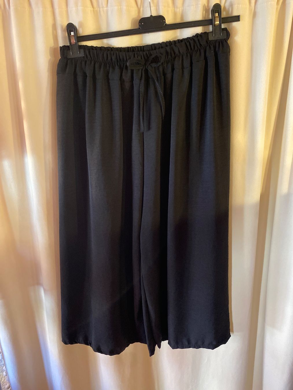 Pantaloni: SOMMER HOSE- DAMEN-SCHWARZ – Nuovo e nell'imballaggio originale da Meienried venduto da ManuelaBoutique 2