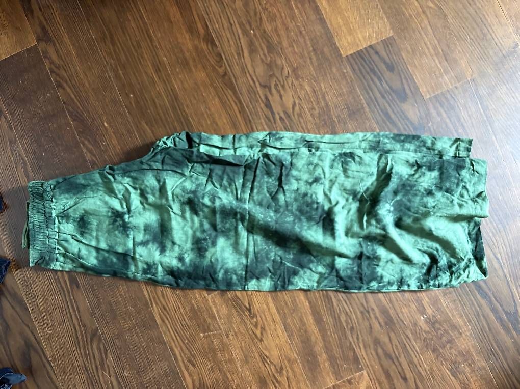 Pantaloni: Tie dye batik ausgestellte Sommerhose – Nuovo (secondo la descrizione) da Zürich venduto da sho_9b69 4