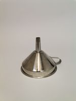 Edelstahl-Trichter Ø13 cm mit abnehmbarem Filtersieb Ø5 cm