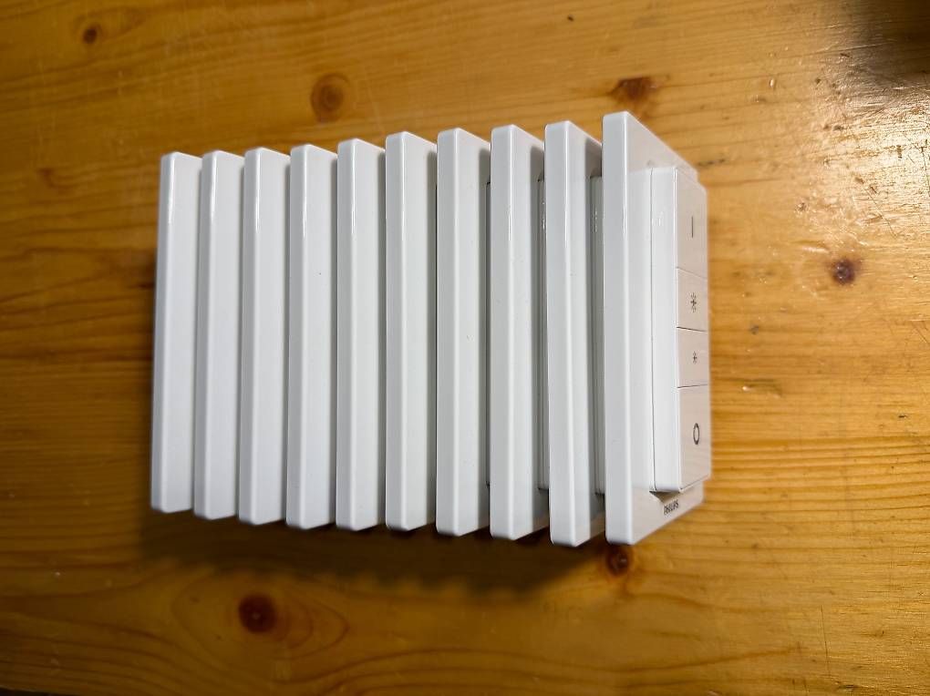 Interruttori: 5 x Philips Hue Dimmer Switch v1 – Usato da Mézières VD venduto da jul_7nzb 3