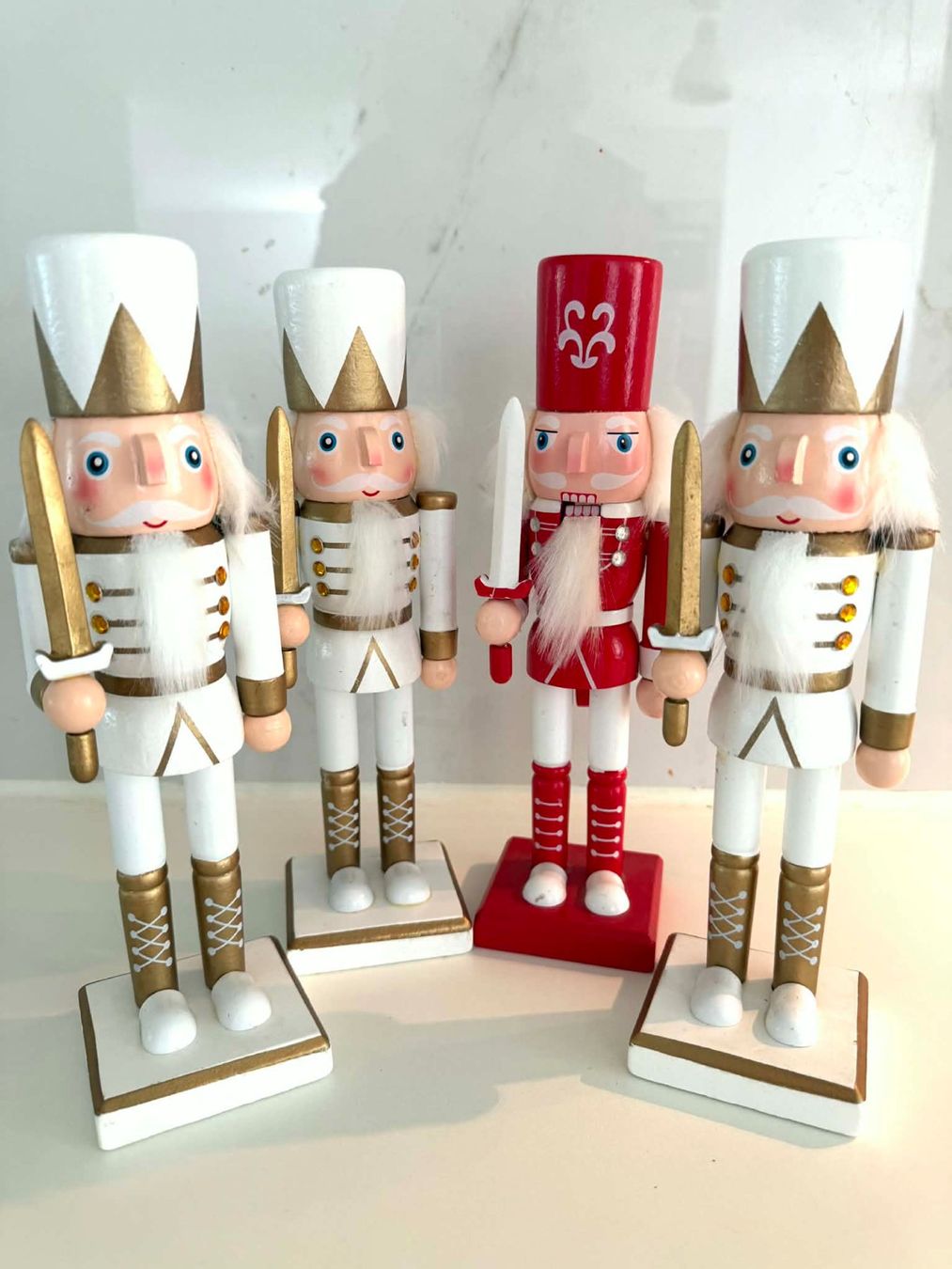 Figuren: 4 Nussknacker Figuren ❤️ – Neu (gemäss Beschreibung) aus Bern von MIR-IAM