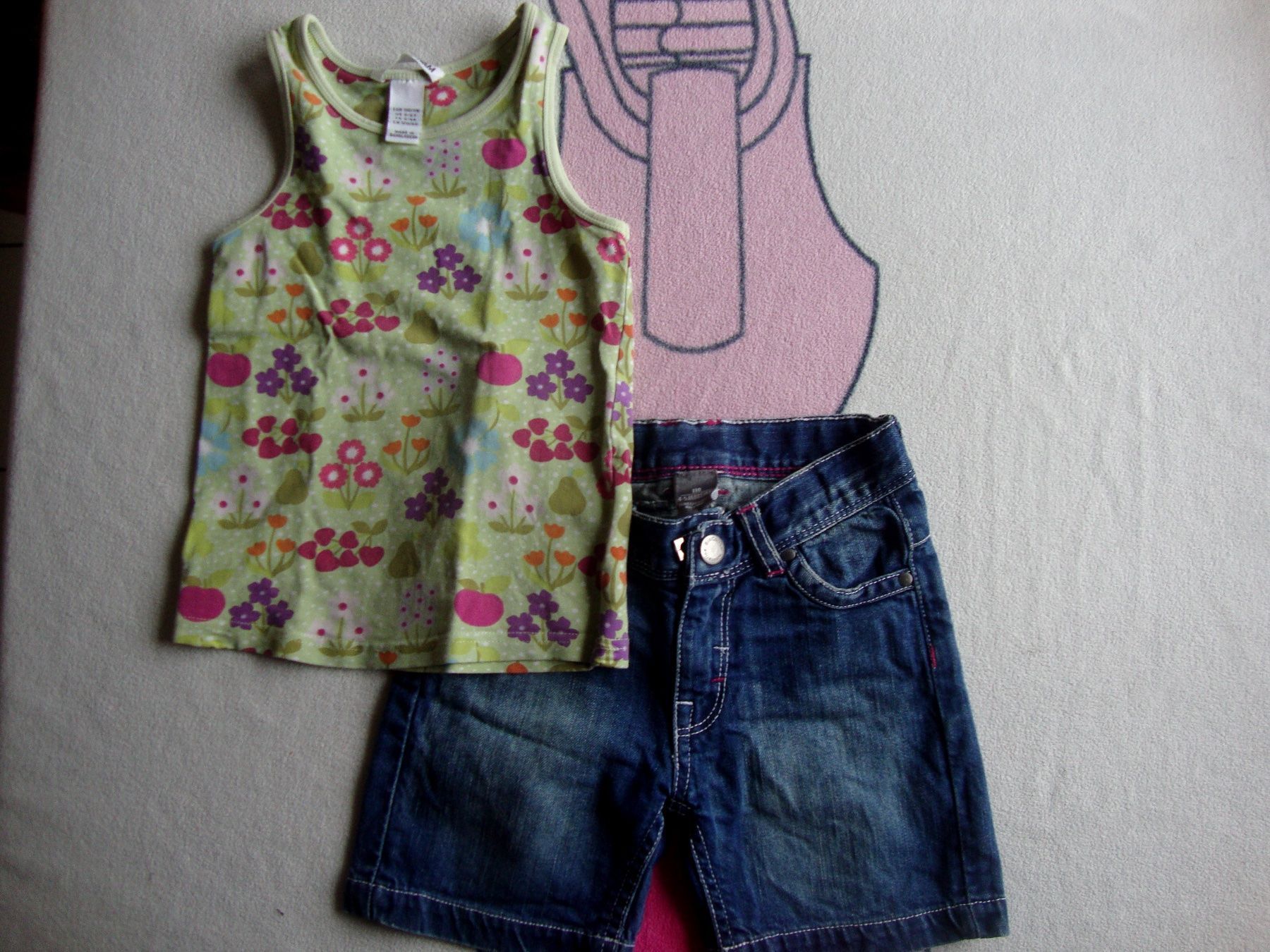 Lotti & Set di vestiti: Kleiderset Gr. 110 – Usato da Vernier venduto da Melone74