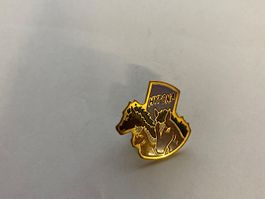 Pin's  émaillé motif chevaux marqué Hypona état bon