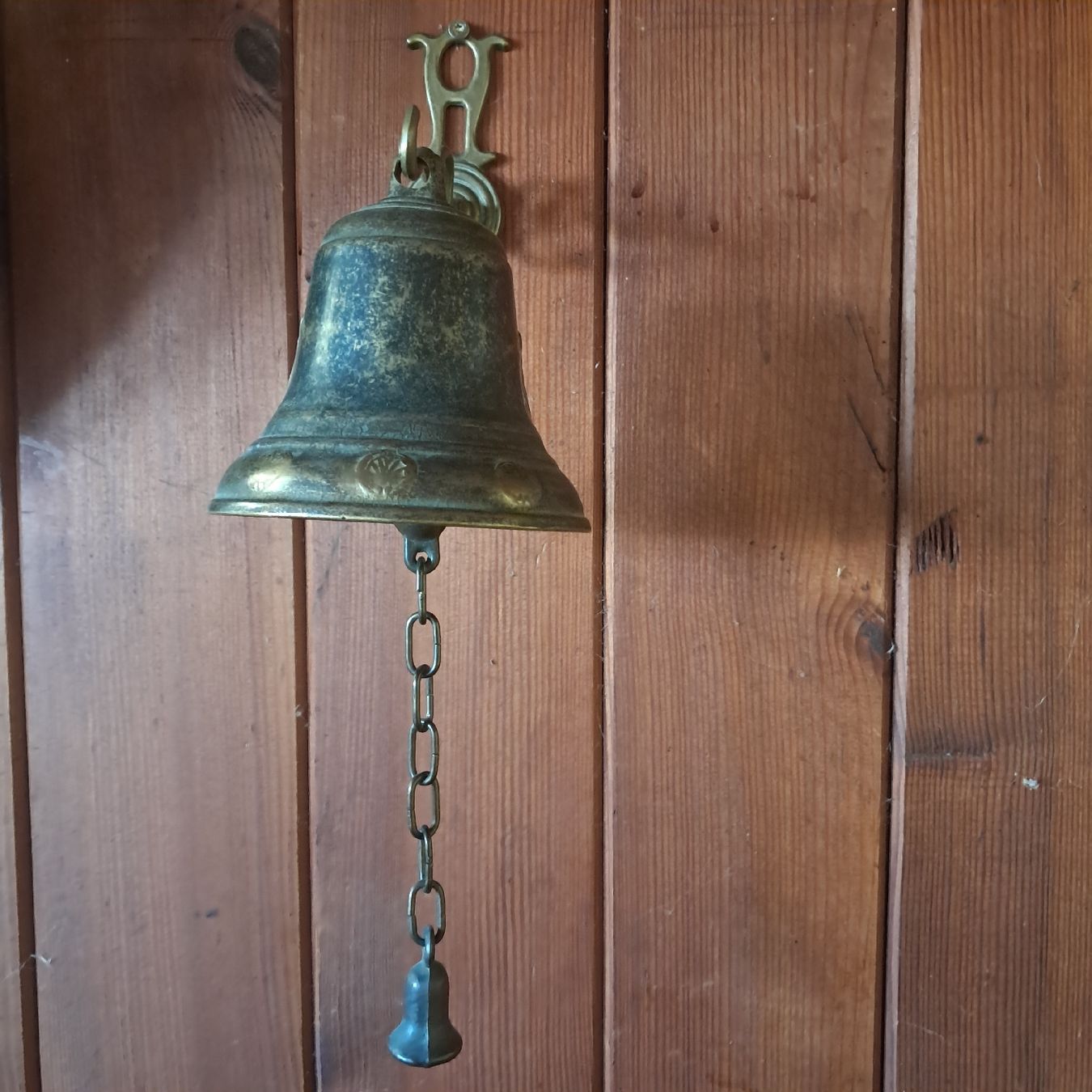 Campanacci mucche: Schöne Wand Glocke  – Usato da Murten venduto da SHETHOF 4