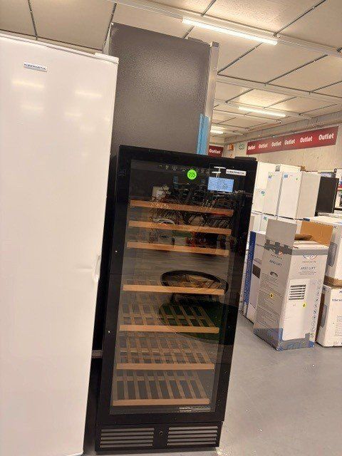 Kibernetik Frigoriferi: Occ. Kibernetik BWS140 Weinklimaschrank – Nuovo (secondo la descrizione) da Buchs SG venduto da Frankenspalter_Buchs