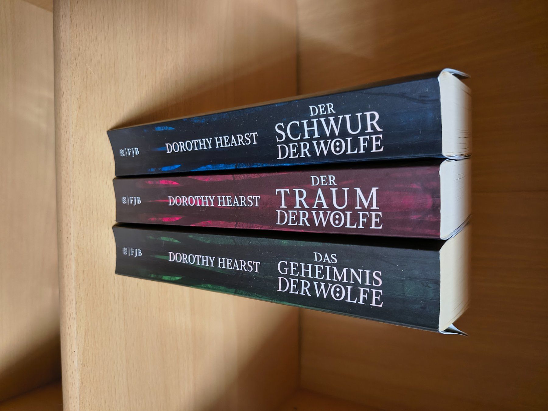 Altro in  Abbigliamento & Accessori: Die Wolfs-Chroniken Trilogie – Usato da Binz venduto da Shizuka01