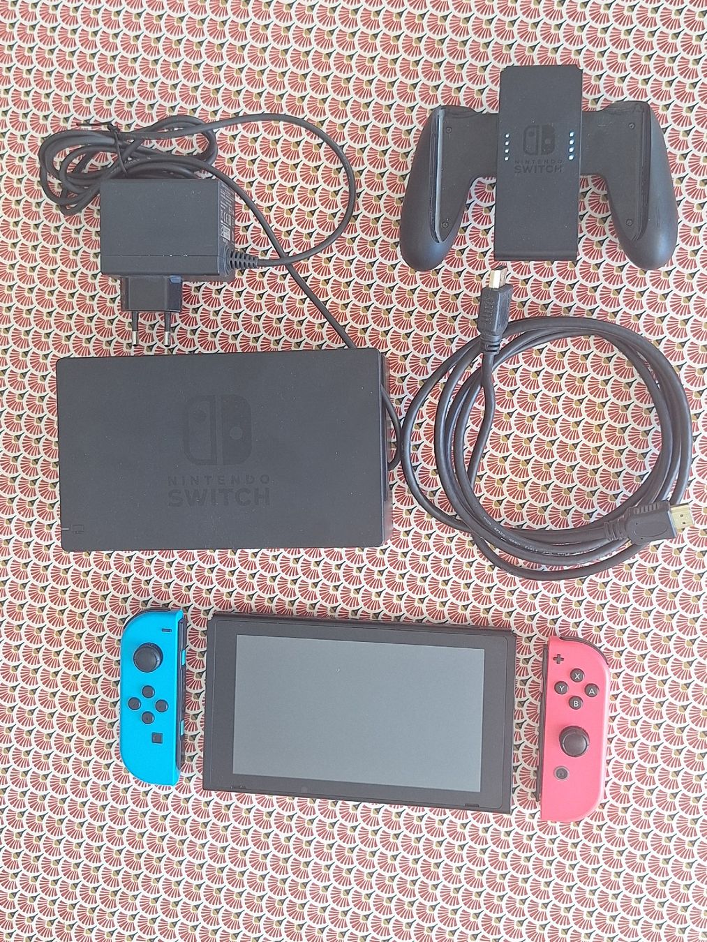 Nintendo Console: Console Nintendo Switch avec tous accessoires. Bon état. – Usato da Genève venduto da ale_7l66 2