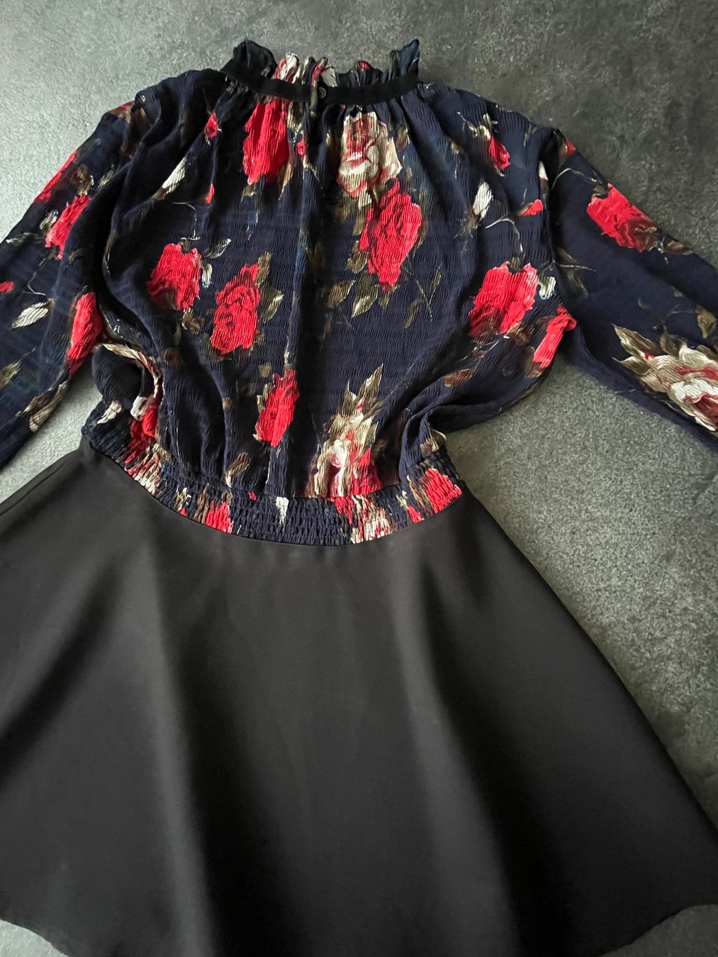 Vestiti: Damen mit Marineblauem Blumenmuster - Größe L – Usato da Kilchberg ZH venduto da Ch.C 8