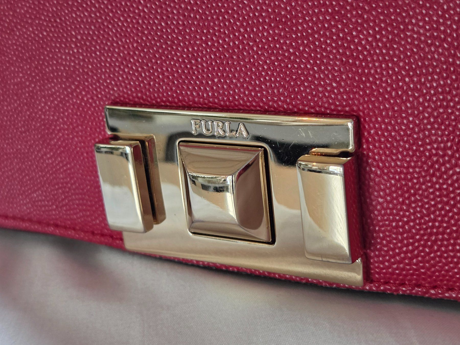 Furla Borse da donna: Furla Mimi Ruby Red mini / Rote Handtasche Schultertasche – Usato da Dietikon venduto da rvs_g9y7 7
