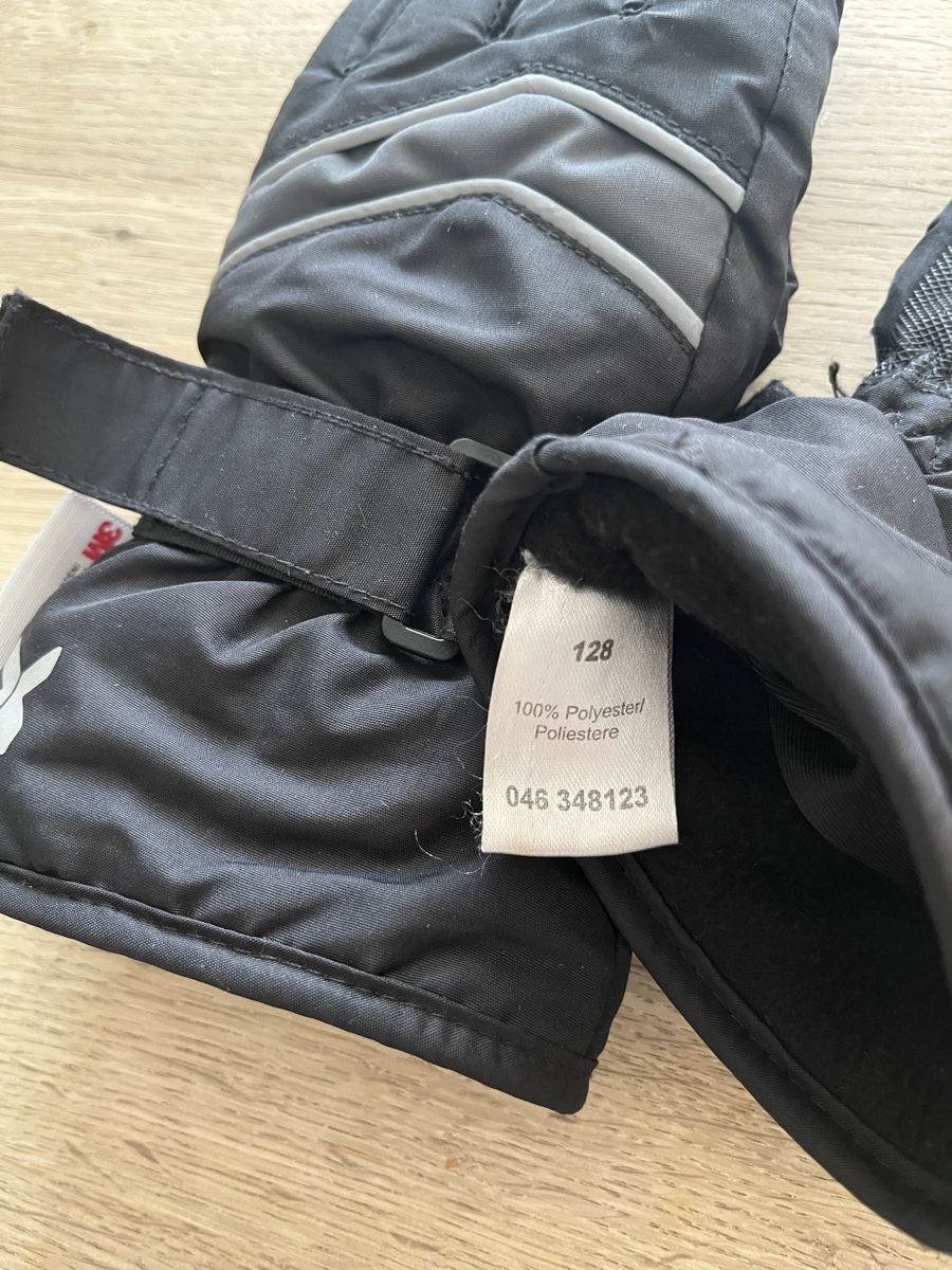 3M Gants: Winterhandschuhe schwarz Grösse 128 – D'occasion à Hunzenschwil par Padruz 1