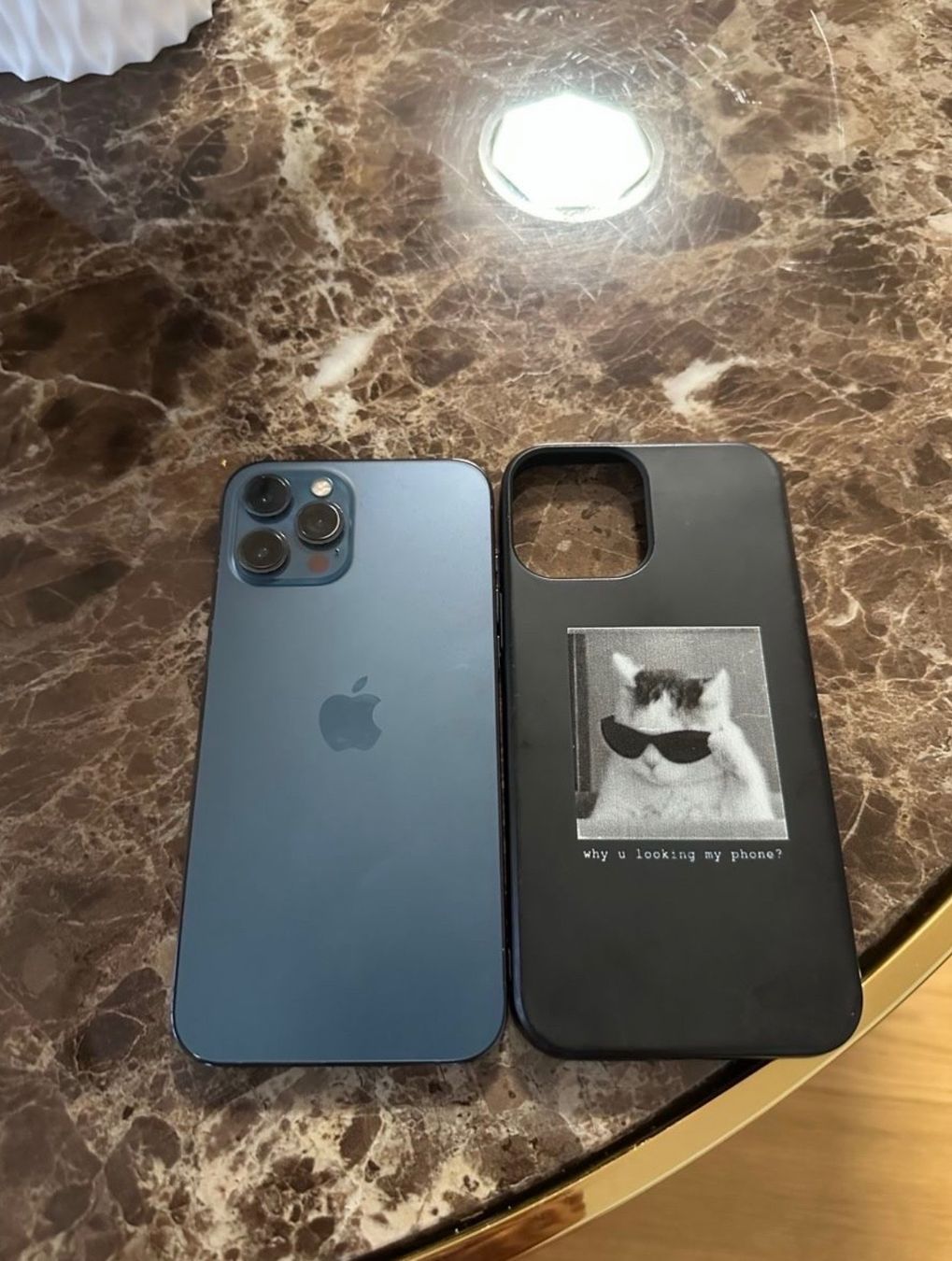 Apple Handys / Smartphones: iPhone 12 Pro Max 256GB Graphit guter Zustand – Gebraucht aus Bazenheid von ati_c2dl