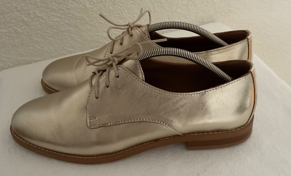 Chaussure hotsell dorée minelli