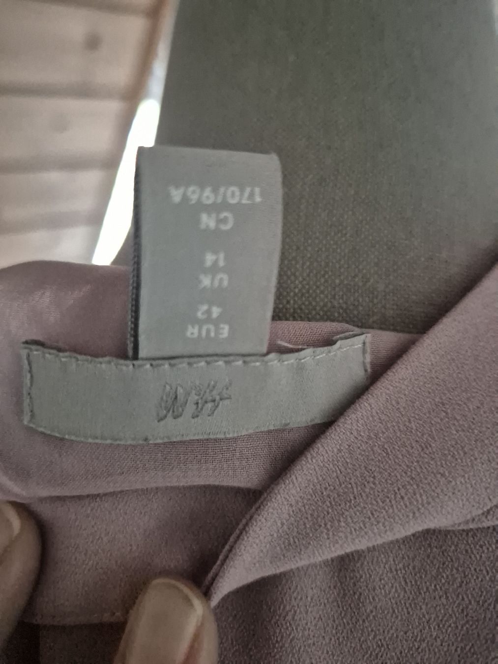 H&M Vestiti: Kleid H&M altrosa mit Bindegürtel Grösse 42 – Nuovo (secondo la descrizione) da Zürich venduto da Drago670 4