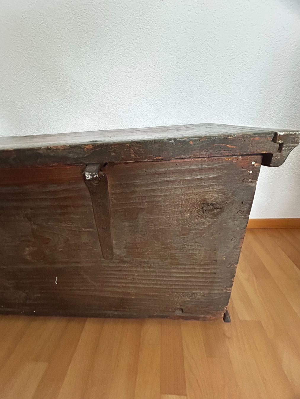 Truhen: Ancien bahut année 1850 env. – Gebraucht aus Tavannes von Zitume 3