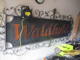 SCHMIEDEEISERNES ,,WALDHOTEL ,, REKLAME SCHILD