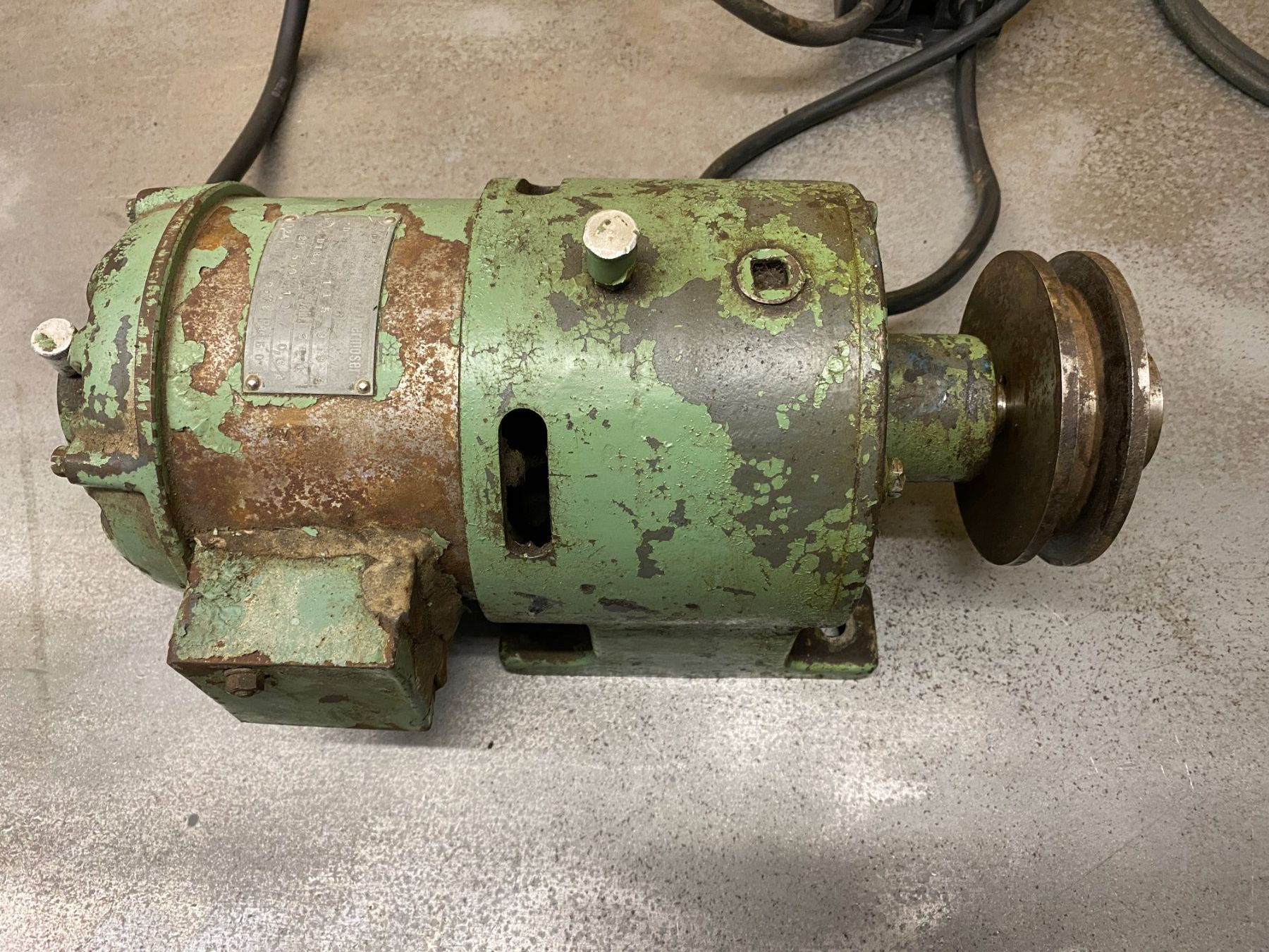 Moteurs: Alter Elektromotor – D'occasion à Schönenbuch par Laubfrosch05 1