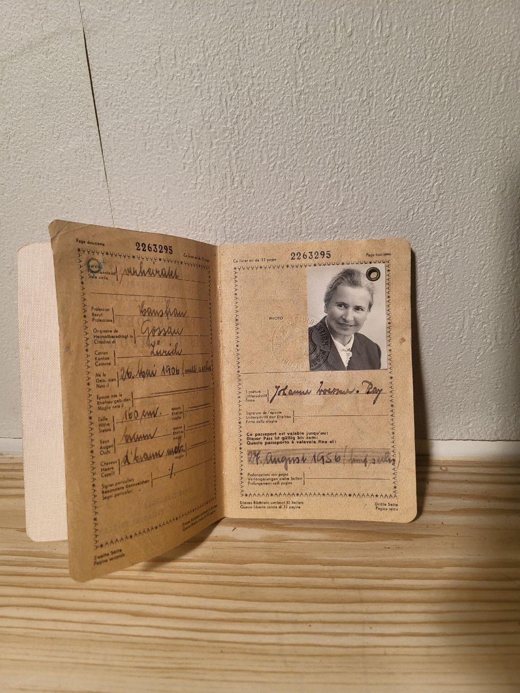 Documenti: Alter Schweizer Pass (1956) mit Geschichte – Usato da Zürich venduto da  2