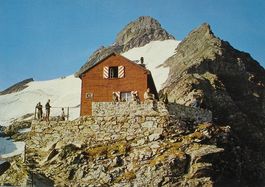 INNERTKIRCHEN Dossenhütte SAC mit Dossenhorn