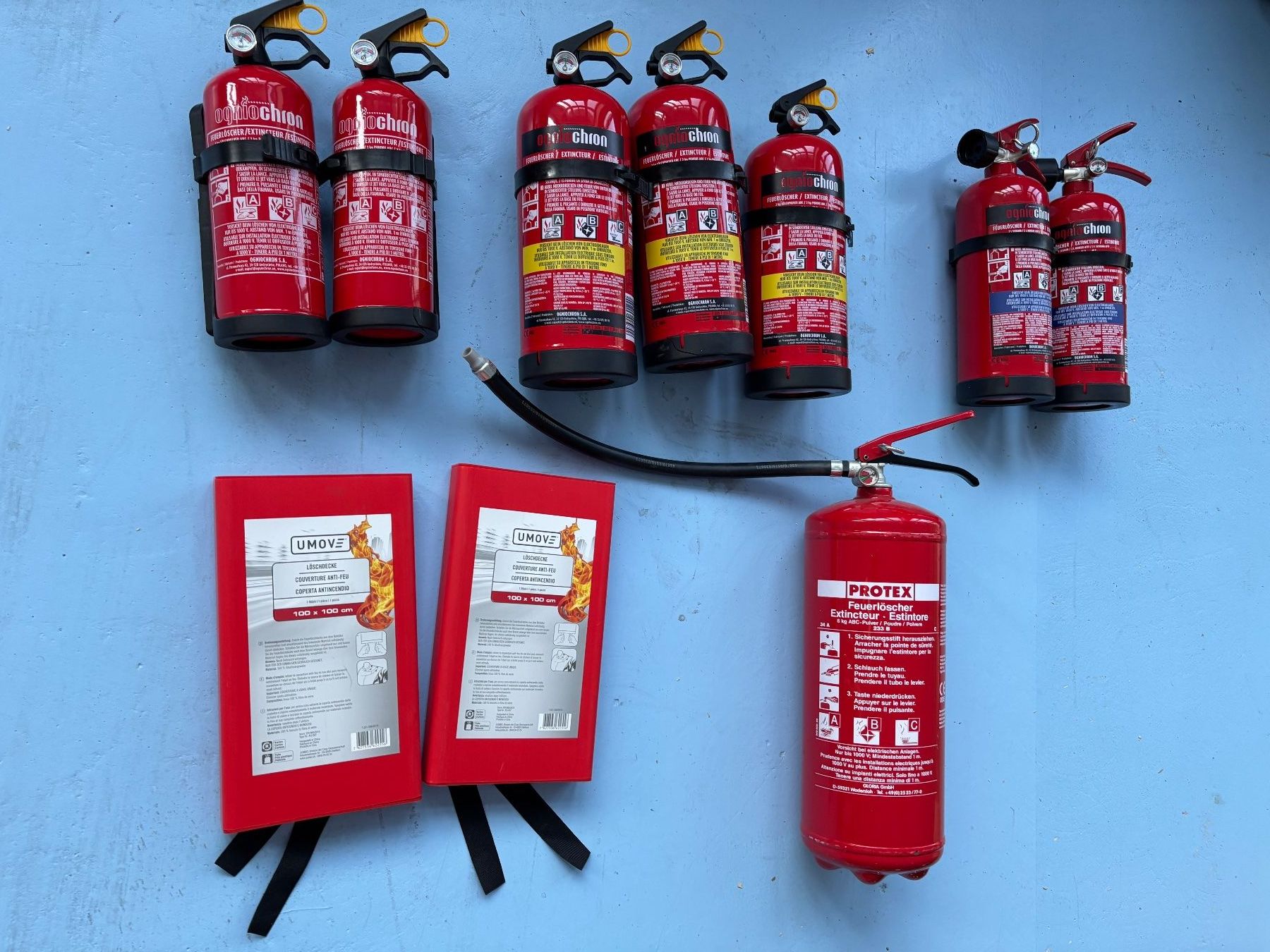 Feuerlöscher: 7 Feuerlöscher und 2 Brandschutzdecken – Neu (gemäss Beschreibung) aus Zürich von mar_hs6l 1
