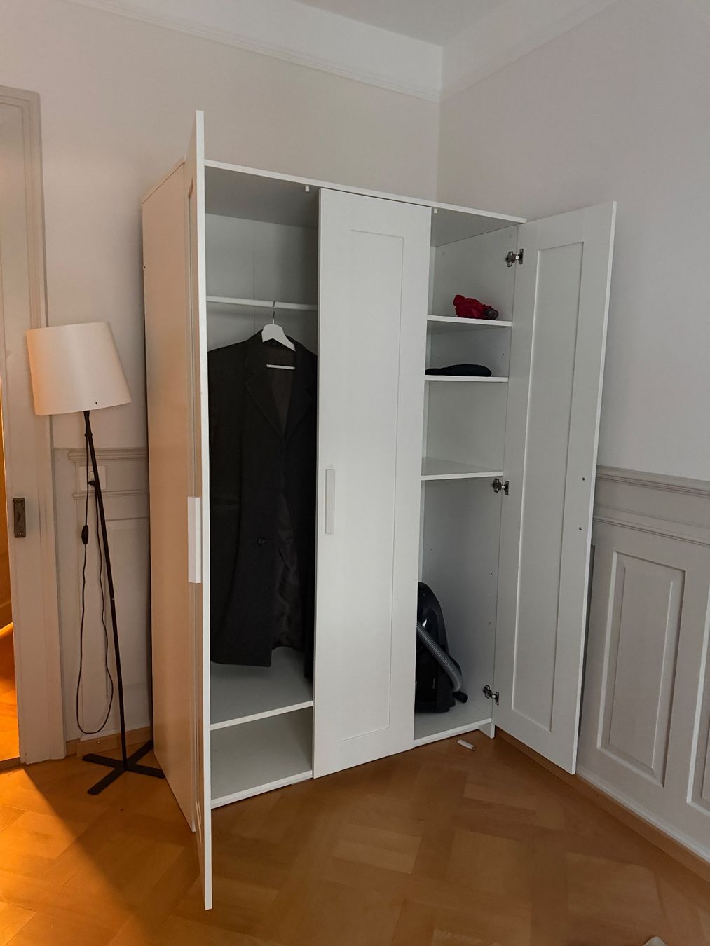 Ikea Armadi: Schrank Ikea Brimnes – Usato da Zürich venduto da lorenaluc 1