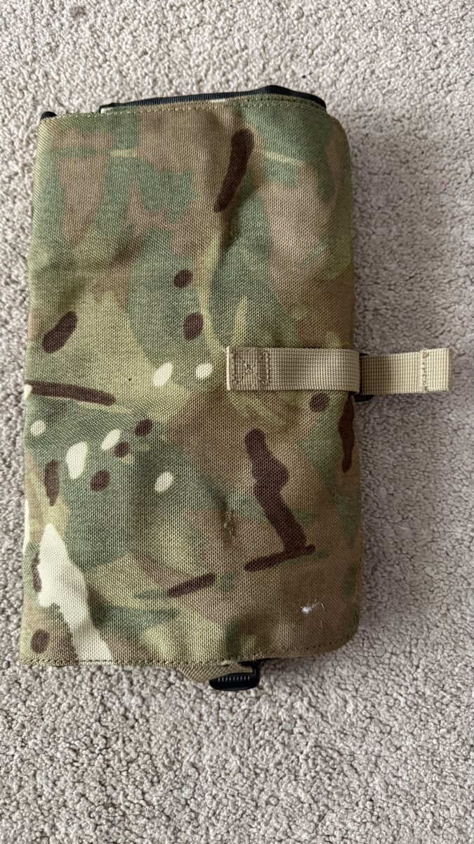 Borse: Militär Mehrzwecktasche – Usato da Allschwil venduto da Schweiz2016 1