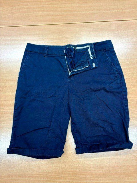 C&A Pantaloni: Dunkelblaue Shorts - Grösse 42- C&A – Usato da Gamsen venduto da Jessi_Booh