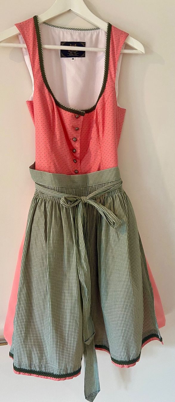 Kleider: Dirndl Alpine de Luxe 36 – Gebraucht aus Widnau von Imani