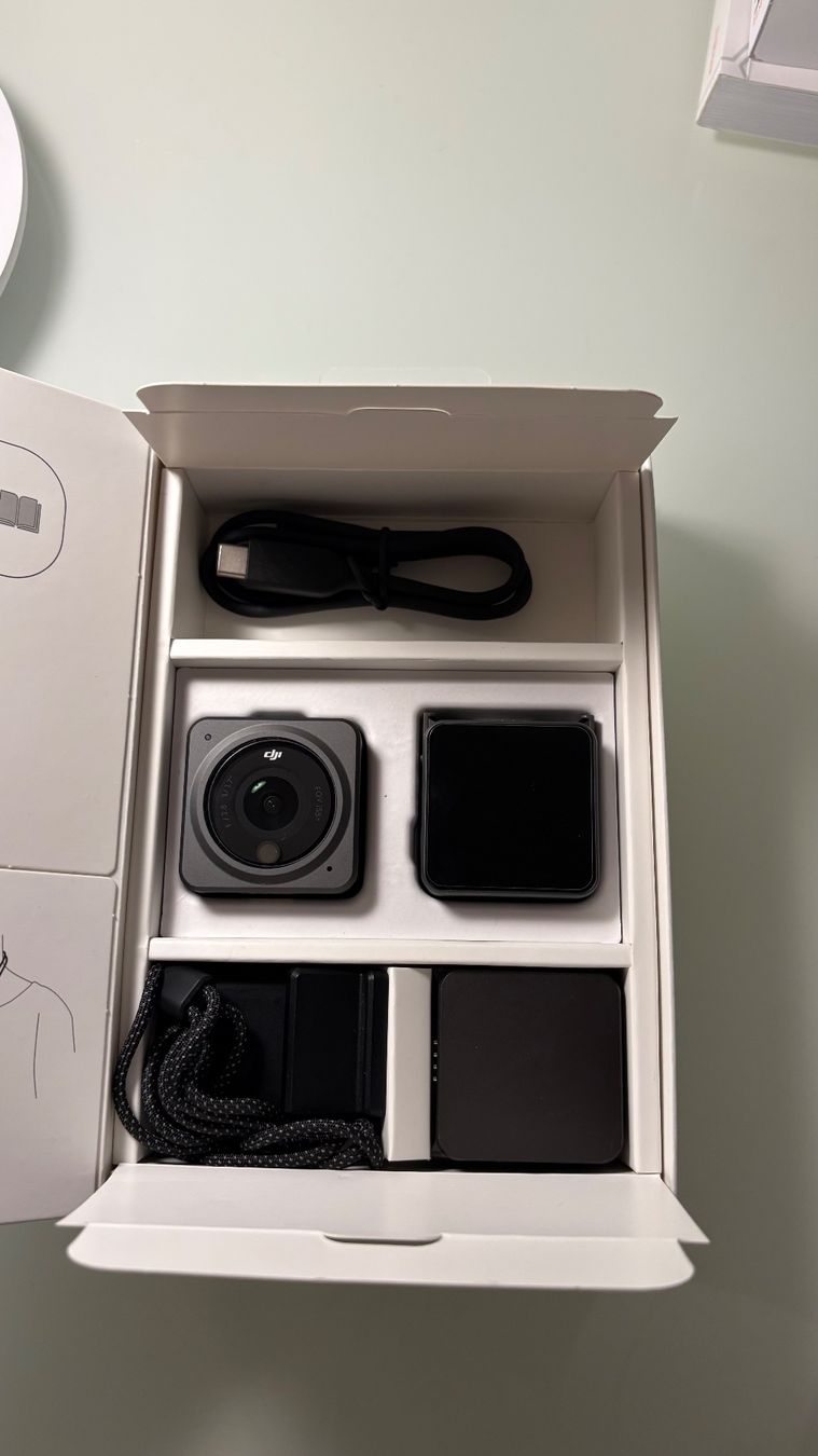DJI Action Cam: DJI Action 2 Combo (Screen + Batterie) – Nuovo (secondo la descrizione) da Uster venduto da runnerbaby