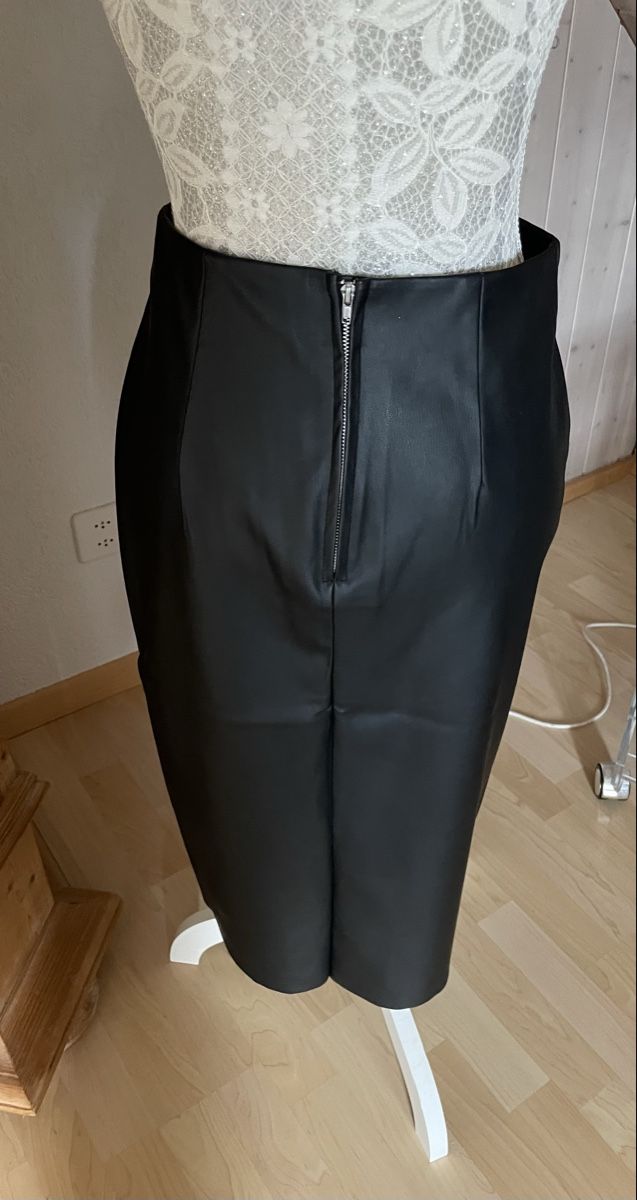 H&M Röcke: Rock schwarz Lederimitat H & M – Neu (gemäss Beschreibung) aus Bubendorf von KaubkueRe 2
