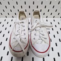 Weisse Converse All Stars, Grösse 31 ideal für den Sommer