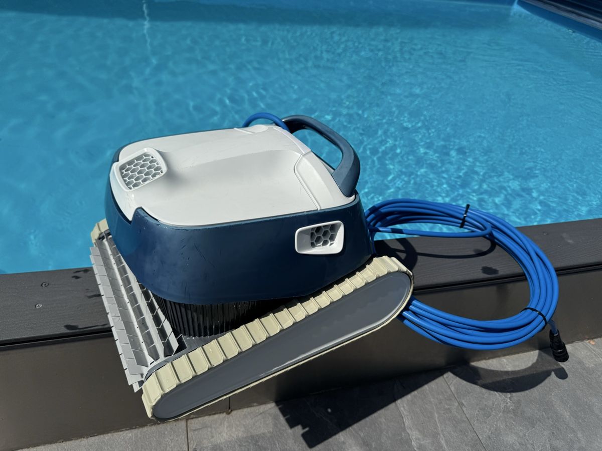 Dolphin Accessori per Piscine: Maytronics Dolphin RW 200 Pool-Reinigungsroboter – Usato da Horriwil venduto da kreidlerkari 8