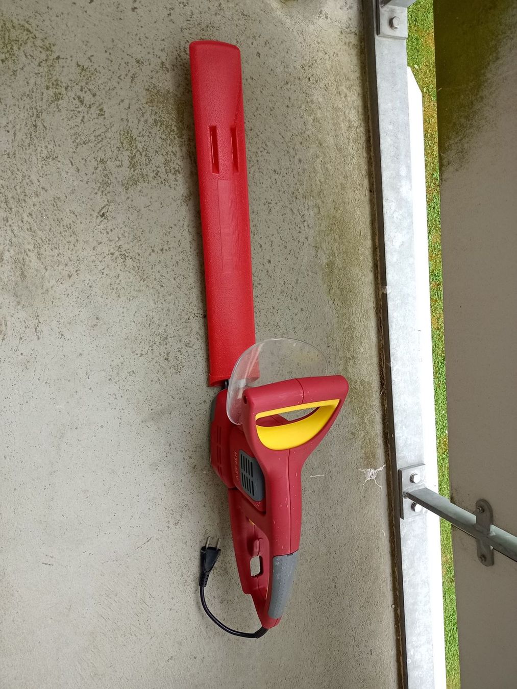 Cesoie: Wolf HSE 45 V Elektro-Heckenschere – Usato da Buchs AG venduto da SellAndBuyX