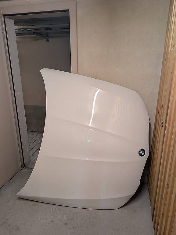 Alle Autoersatzteile: Capot BMW série 3 E90/E91/E92/E93 phase 2 blanc – Gebraucht aus Chavannes-près-Renens von vic_htb6