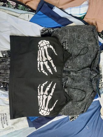 Top Schwarz Skelett Motiv