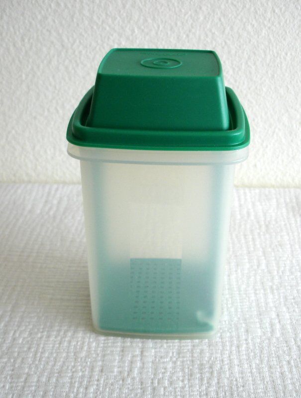 Tupperware Contenitori & Simili: Tupperware Gurken Lift Original & Schüttelbecher 300 ml – Usato da Regensdorf venduto da anna059 1