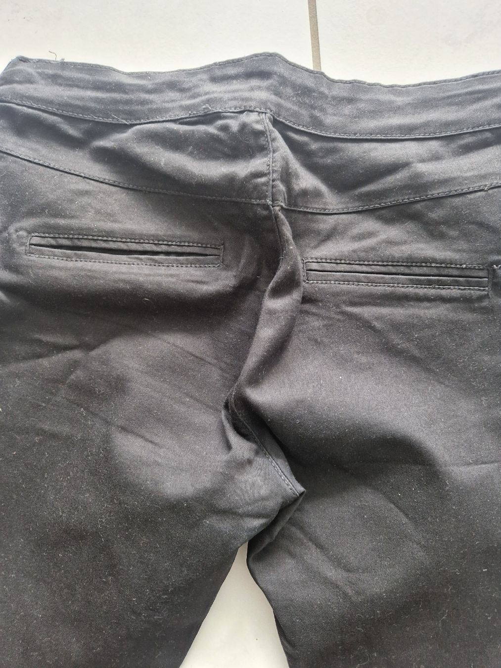 Pantaloni: Amisu Pants Black Slim Fit  – Usato da Bassersdorf venduto da DonSolo 5